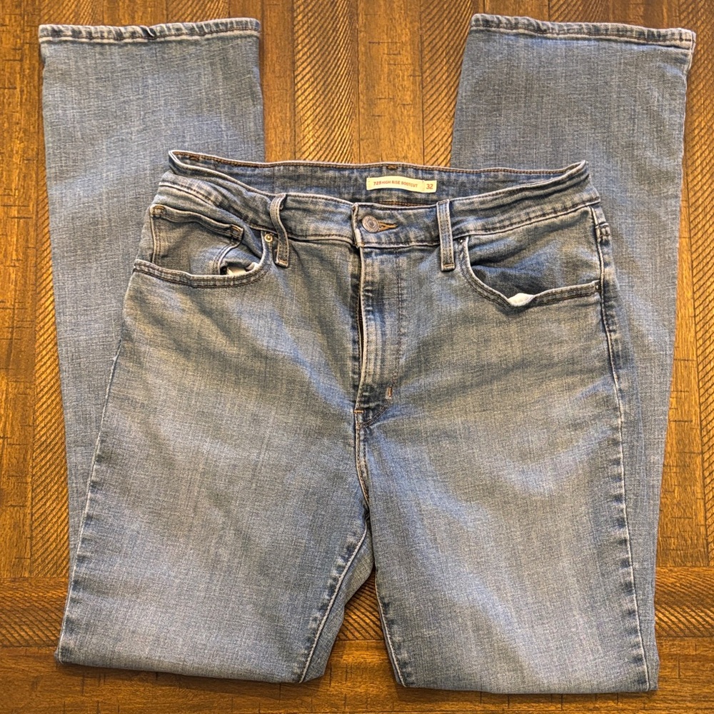 Women’s Levi jeans size 32x32